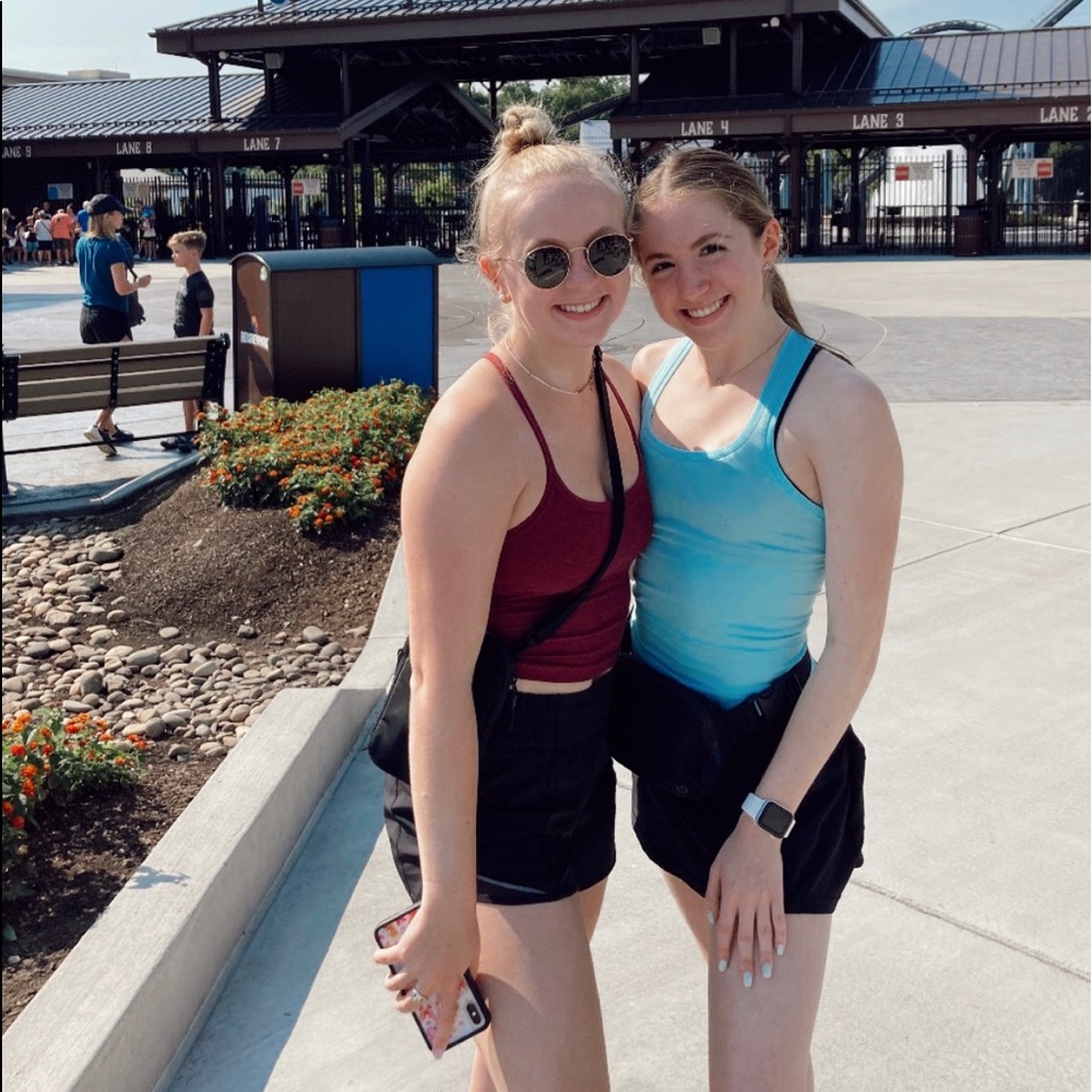 Meet your Poshers, Emily and Erin